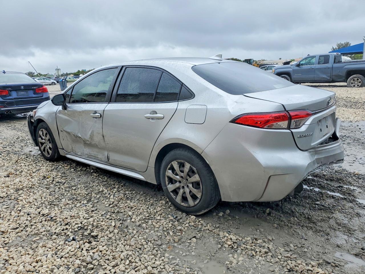 2020 Toyota Corolla Le - Image 2