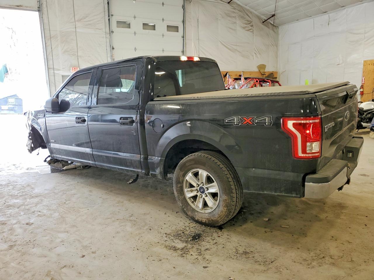 2017 Ford F150 Supercrew - Фото 2
