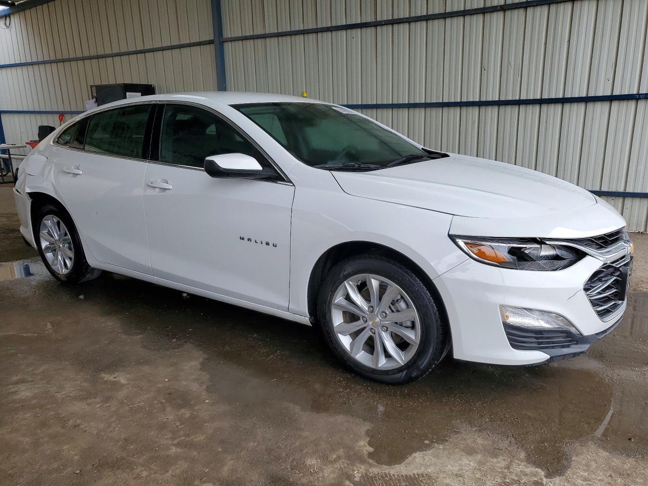 2023 Chevrolet Malibu Lt - Image 4