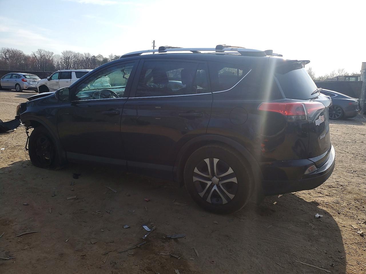 2016 Toyota Rav4 Le - Фото 2