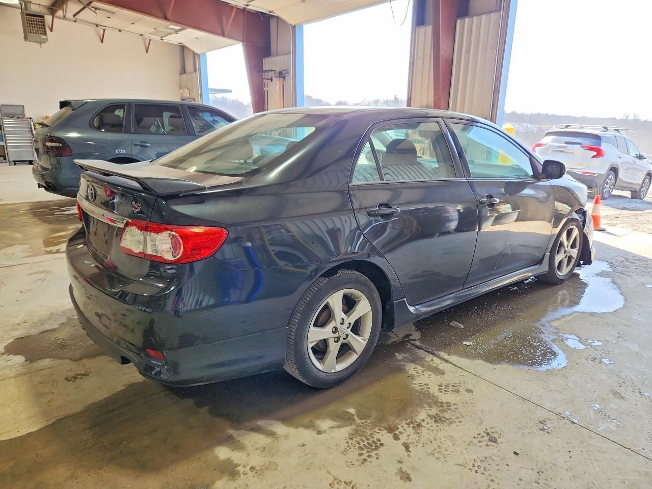 2012 Toyota Corolla S - Фото 3