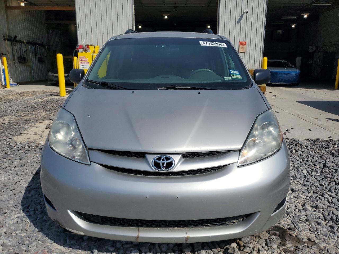 2008 Toyota Sienna Le 8-Passenger - Фото 5