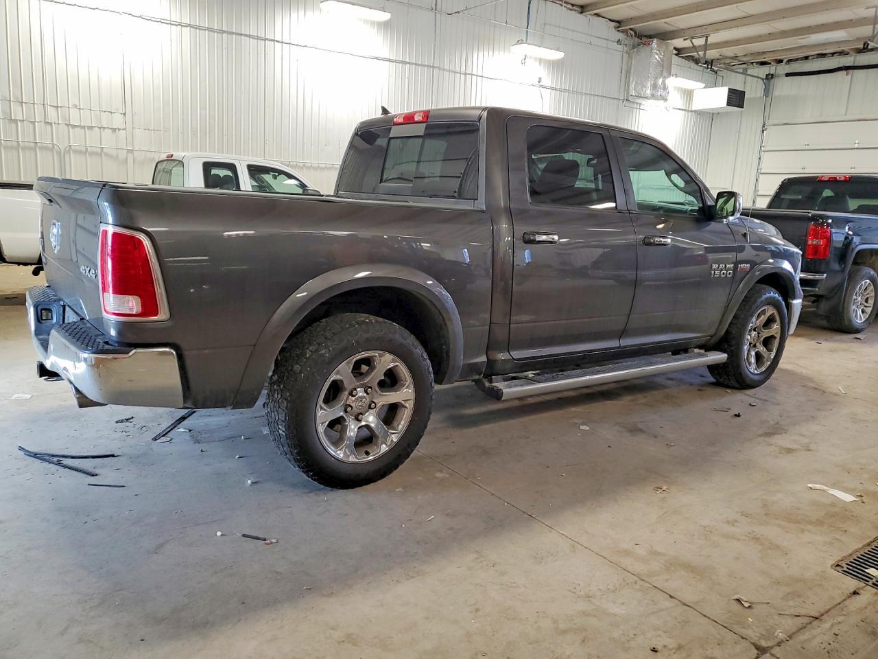2017 Ram 1500 Laramie - Image 3