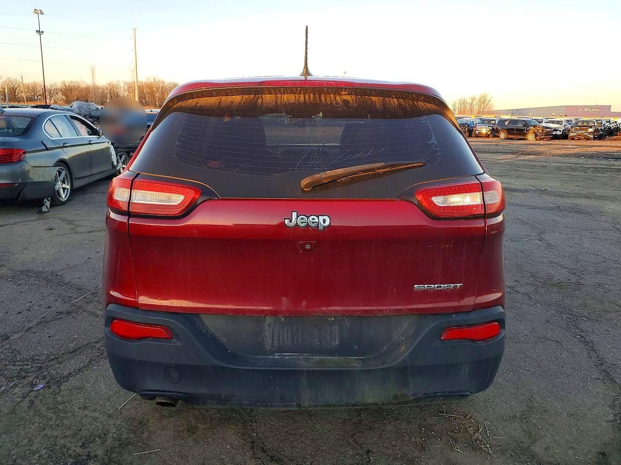 2016 Jeep Cherokee Sport - Фото 6