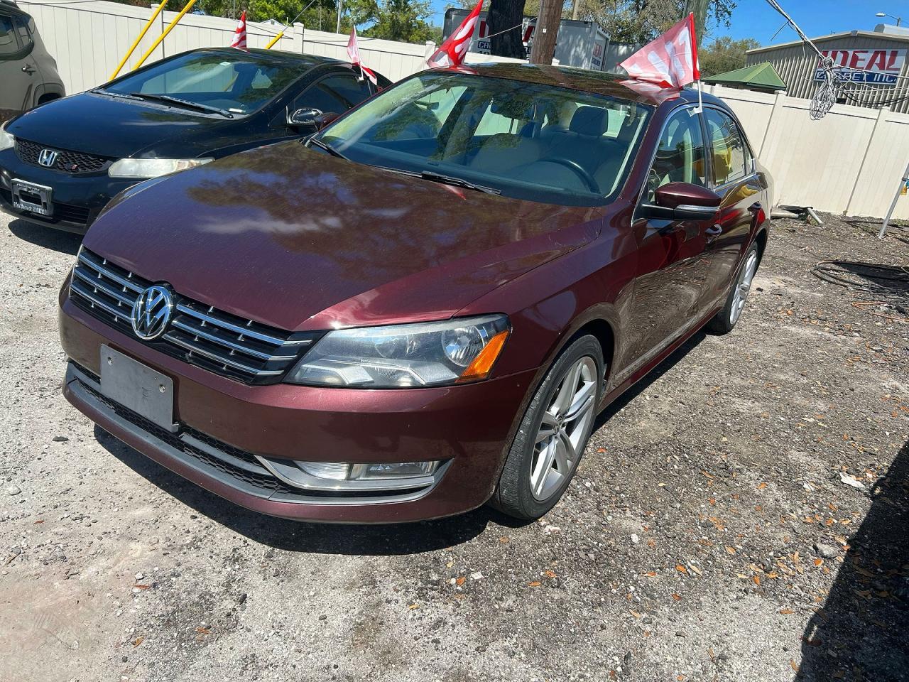 2014 Volkswagen Passat Se - Image 2