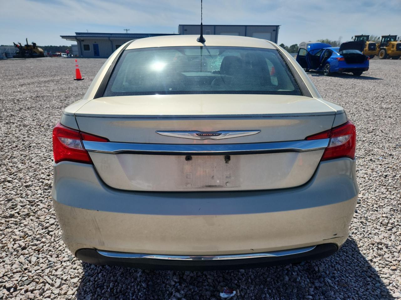 2011 Chrysler 200 Limited - Image 6