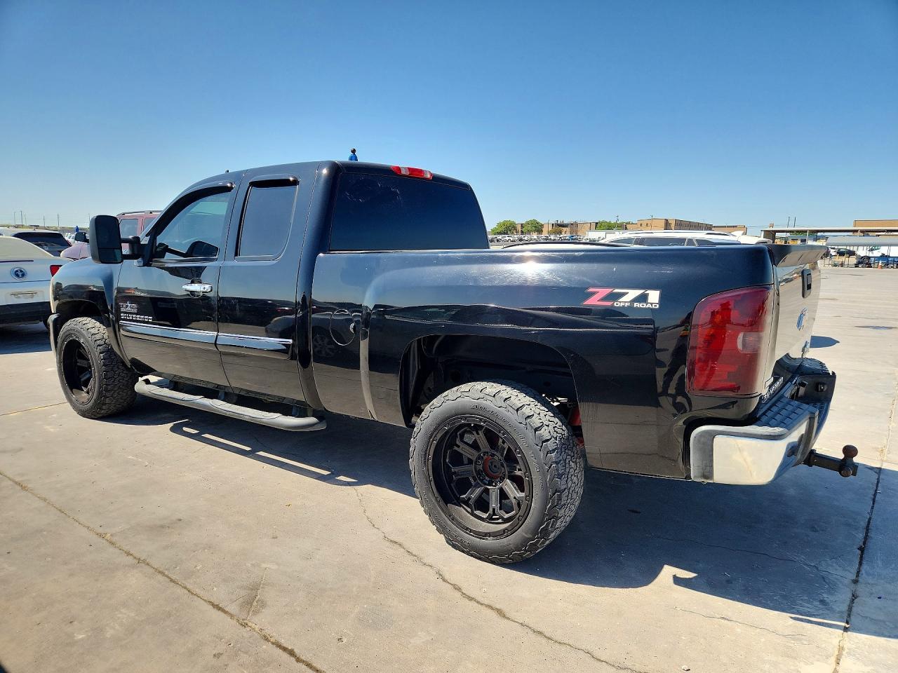 2010 Chevrolet Silverado C1500 Lt - Image 2