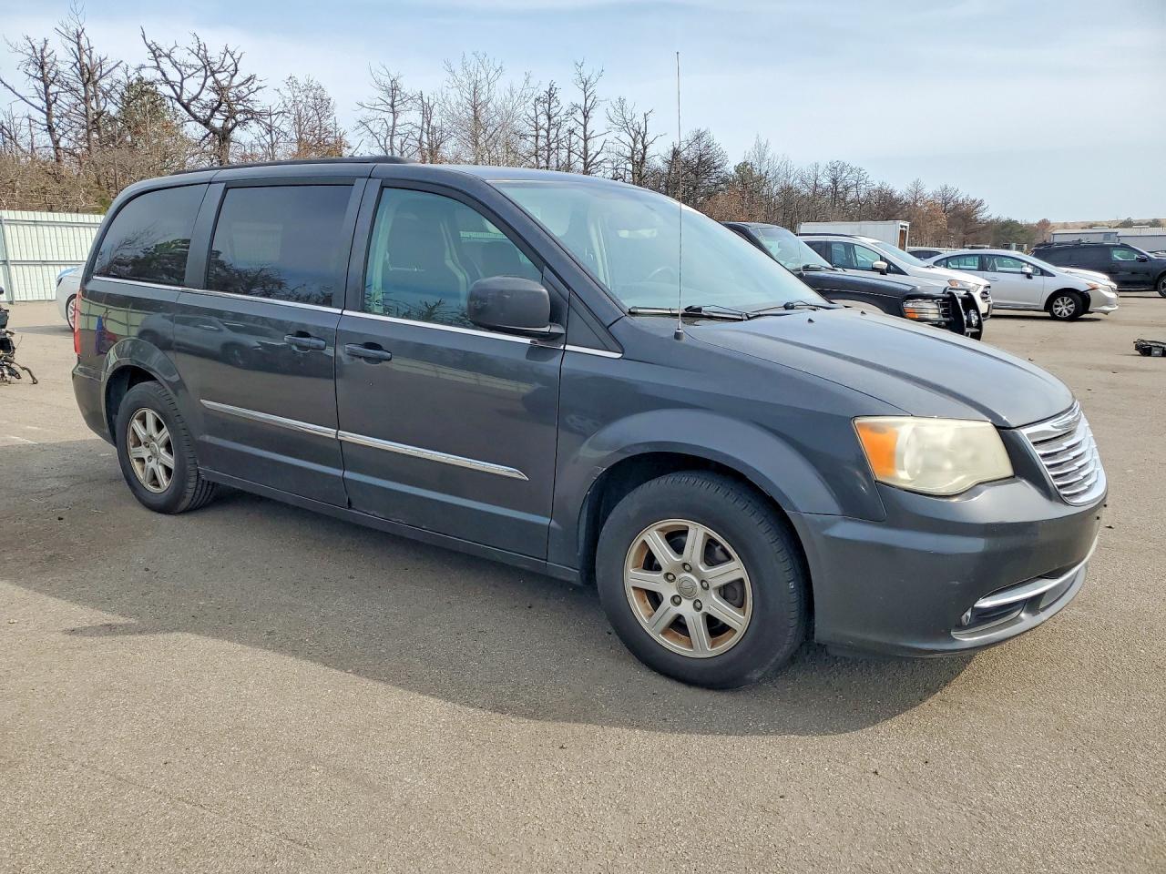 2012 Chrysler Town & Country Touring - Фото 4