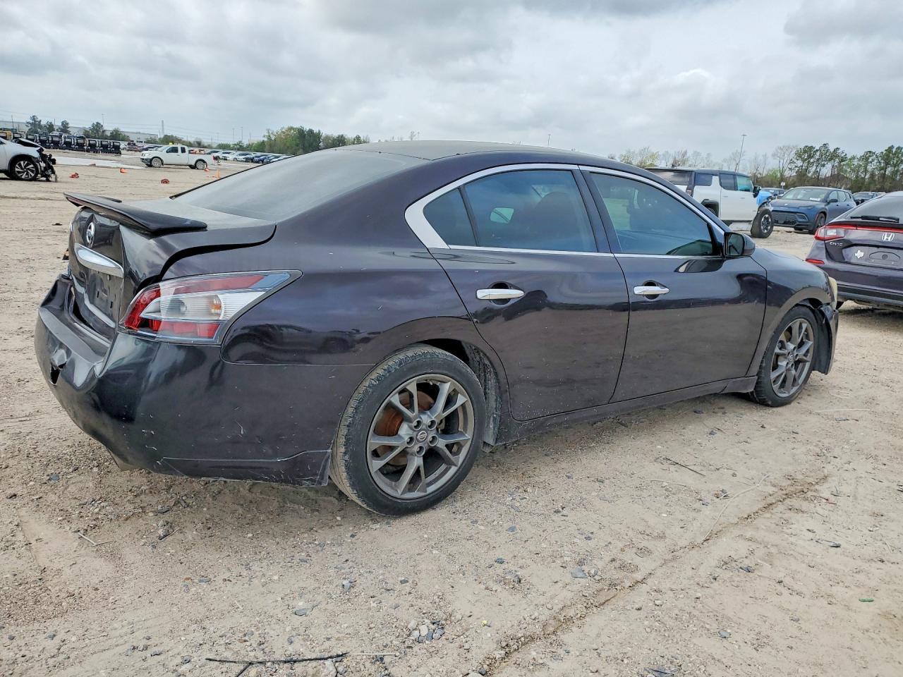 2013 Nissan Maxima 3.5 S - Image 3