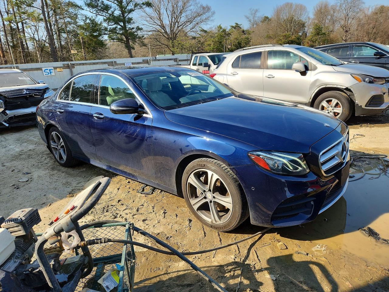 2017 Mercedes-Benz E 300 4Matic - Фото 4