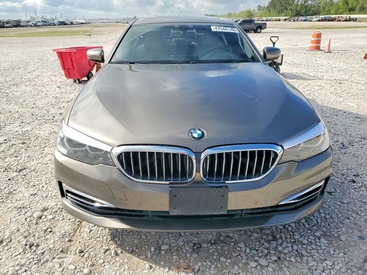 2019 BMW 530 I - Image 5