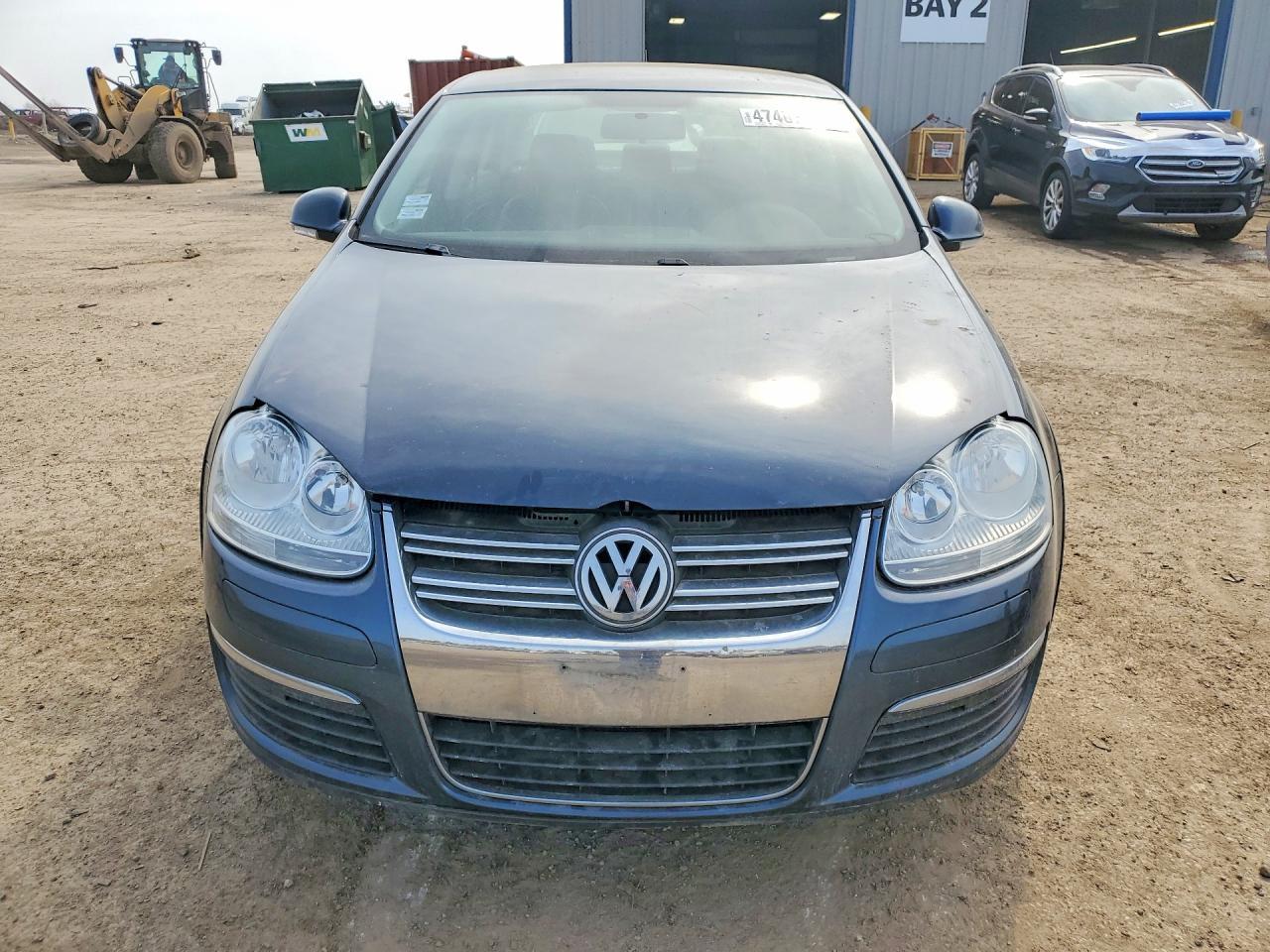 2010 Volkswagen Jetta Limited - Image 5