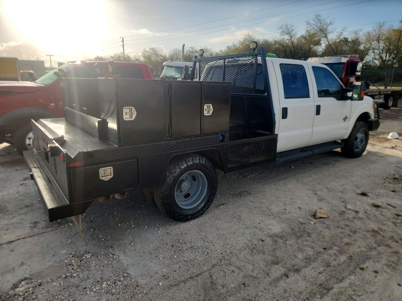 2015 Ford F350 Super Duty Utility / Service Truck - Фото 3
