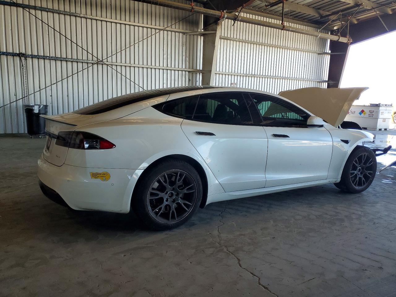 2022 Tesla Model S - Фото 3