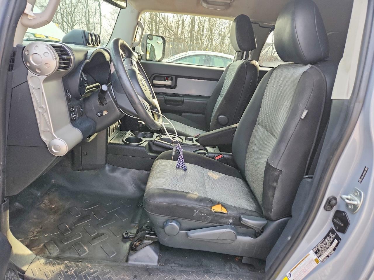 2013 Toyota Fj Cruiser Base - Image 7