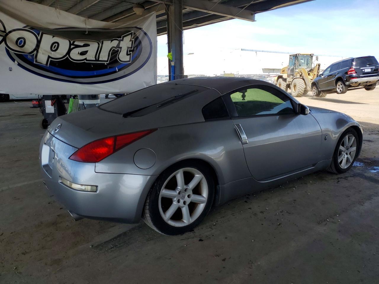 2004 Nissan 350Z Base - Фото 3