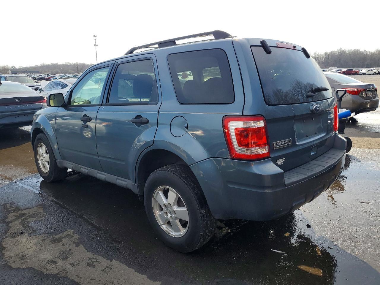 2011 Ford Escape Xlt - Фото 2