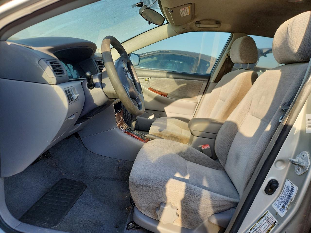 2004 Toyota Corolla Le - Image 7