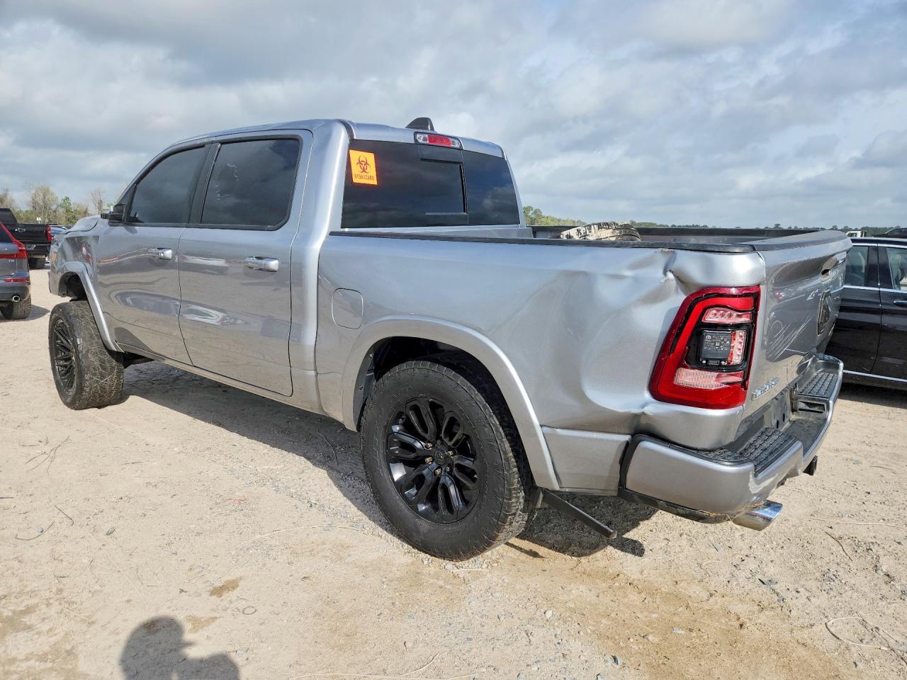 2021 Ram 1500 Laramie - Фото 2