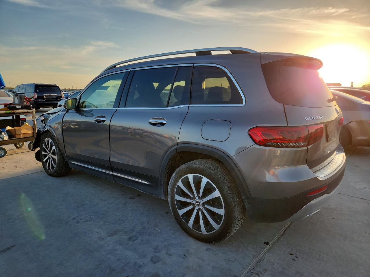 2023 Mercedes-Benz Glb 250 - Фото 2