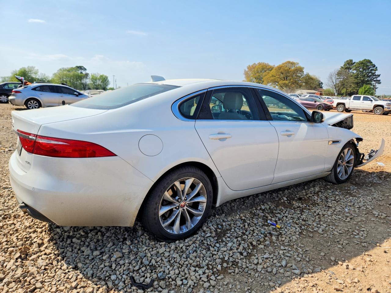 2018 Jaguar Xf Premium - Image 3