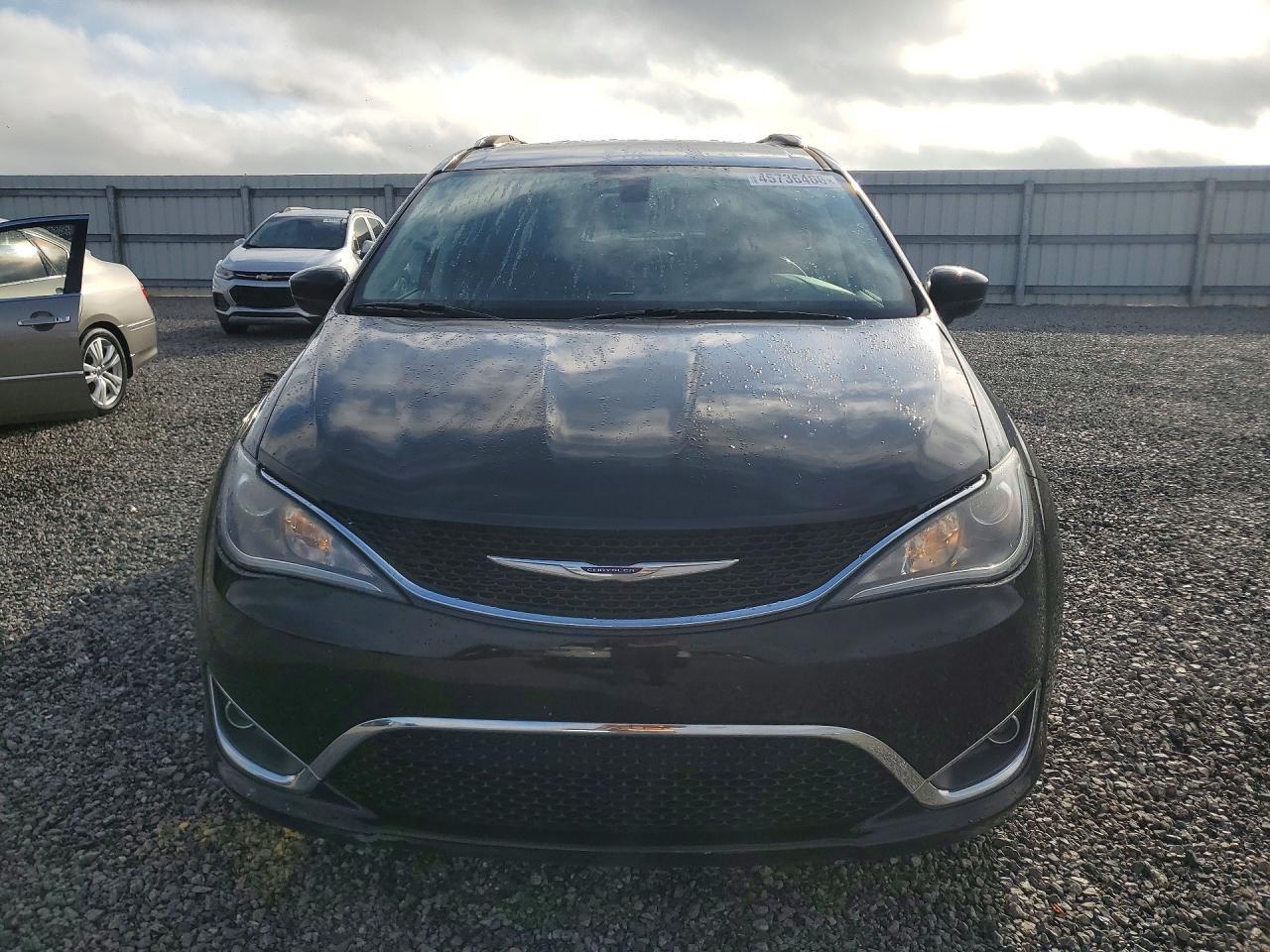 2020 Chrysler Pacifica Touring L - Image 5