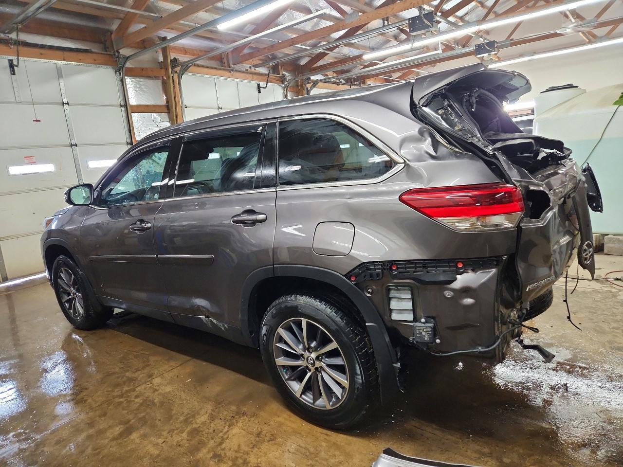2019 Toyota Highlander Xle - Фото 2