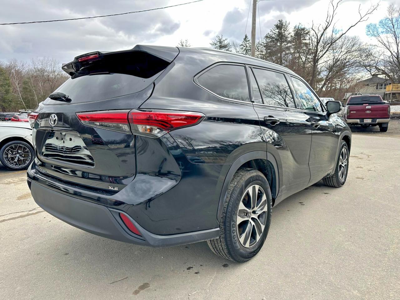 2022 Toyota Highlander Xle - Фото 3