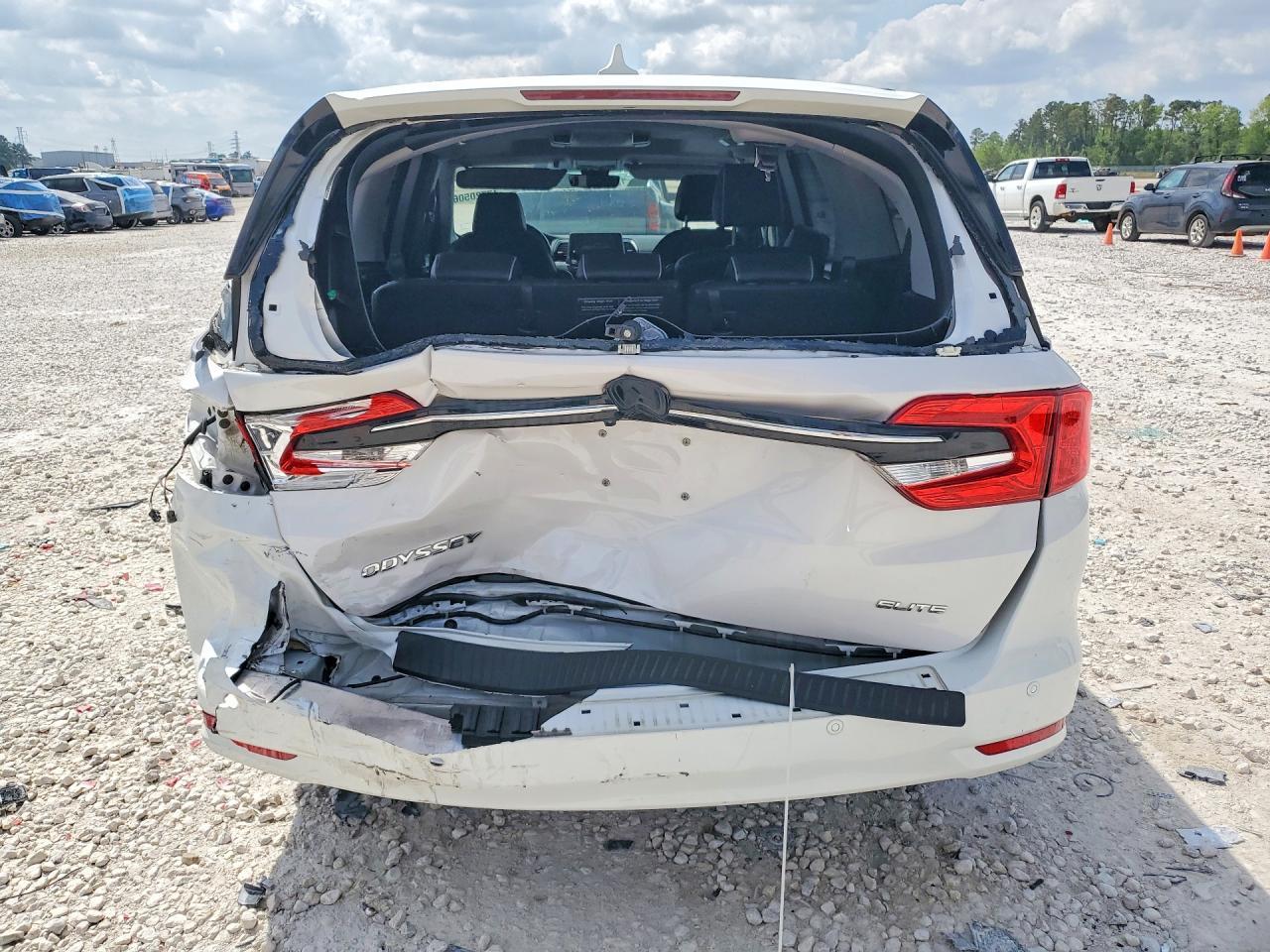 2024 Honda Odyssey Elite - Image 6