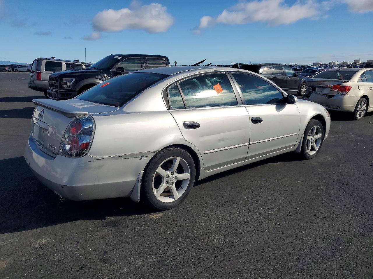 2005 Nissan Altima 3.5 Se - Image 3