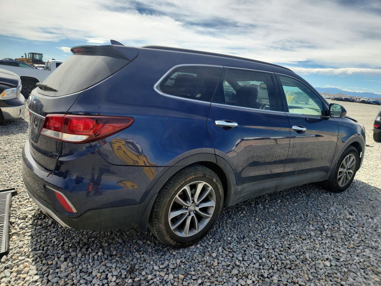 2018 Hyundai Santa Fe Se - Image 3