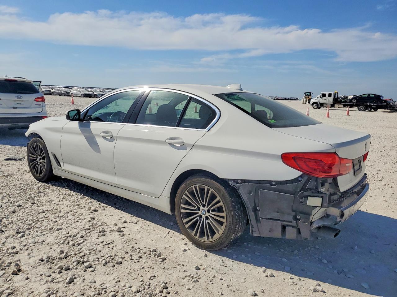 2020 BMW 530 I - Фото 2