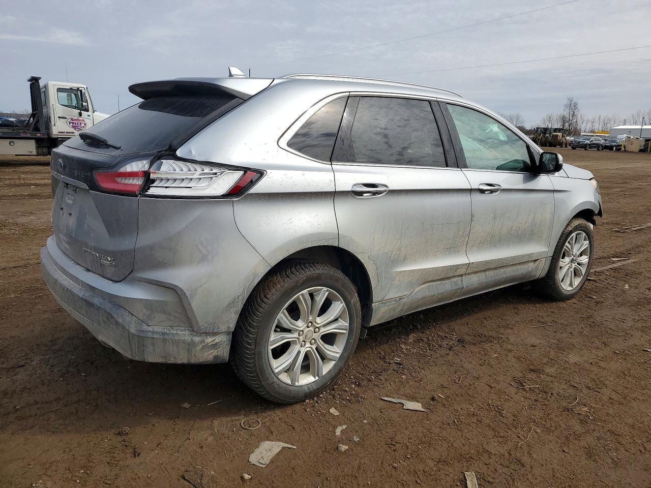 2020 Ford Edge Titanium - Image 3