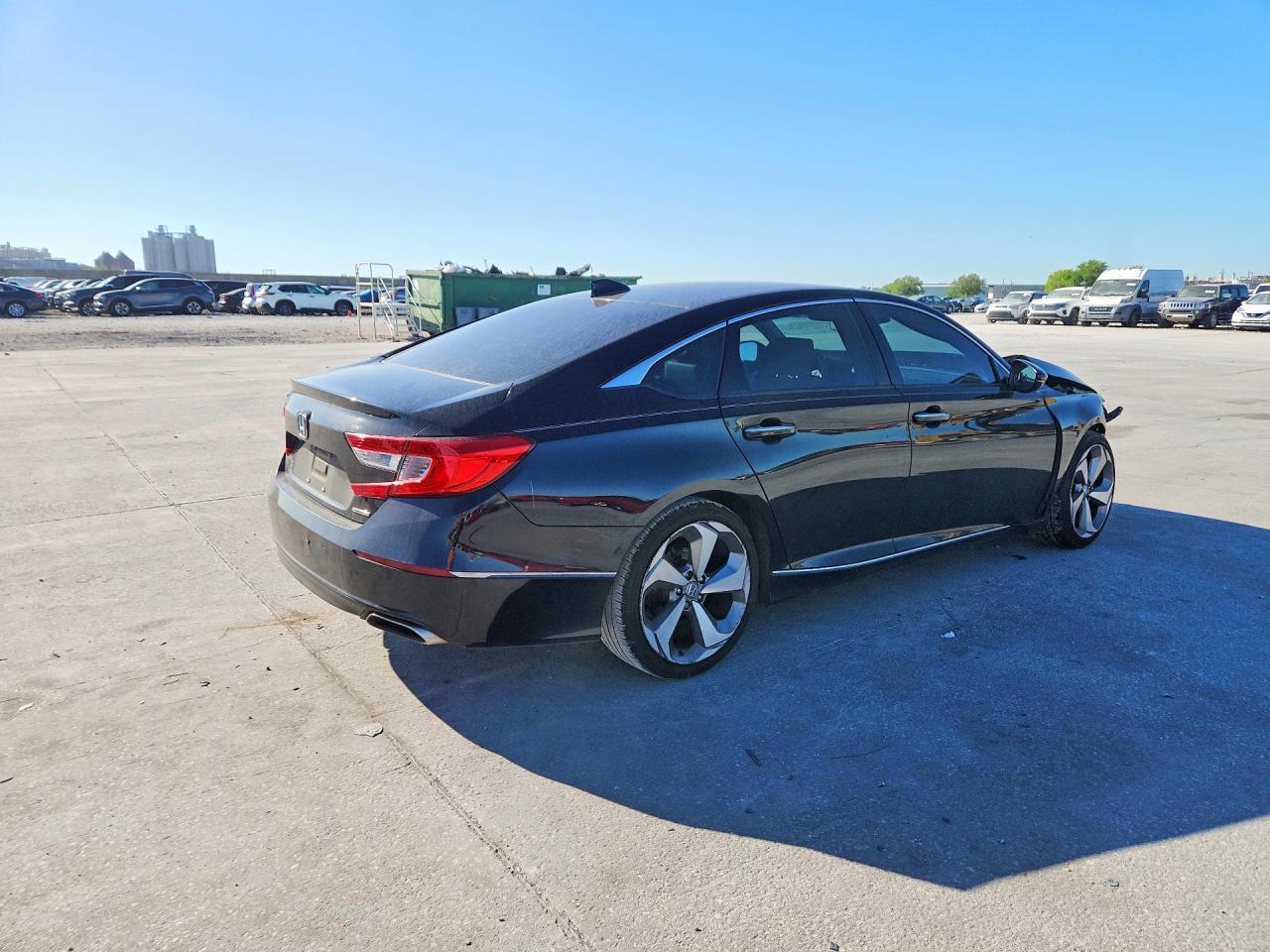 2018 Honda Accord Touring - Image 3