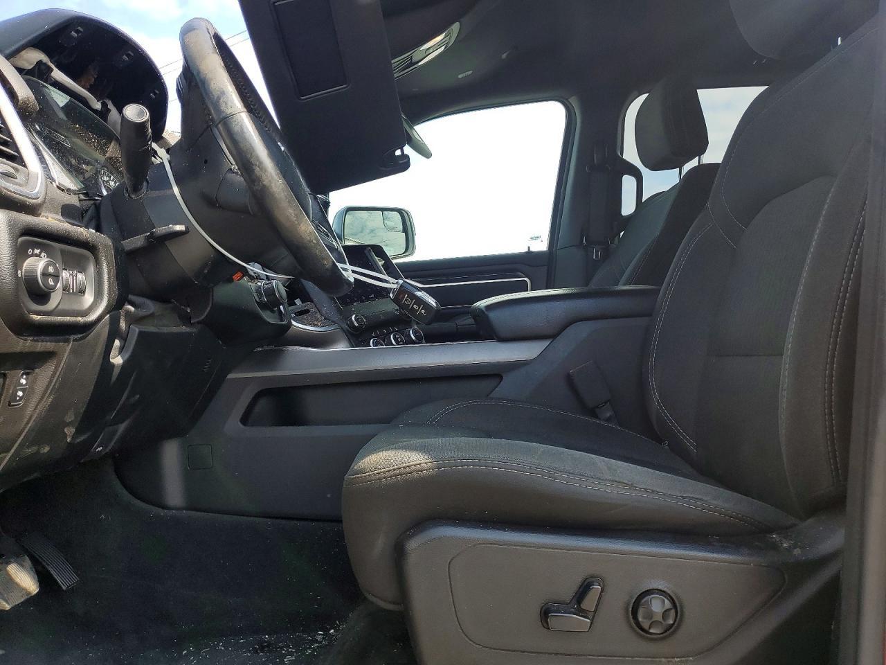 2019 Ram 1500 Laramie - Image 7