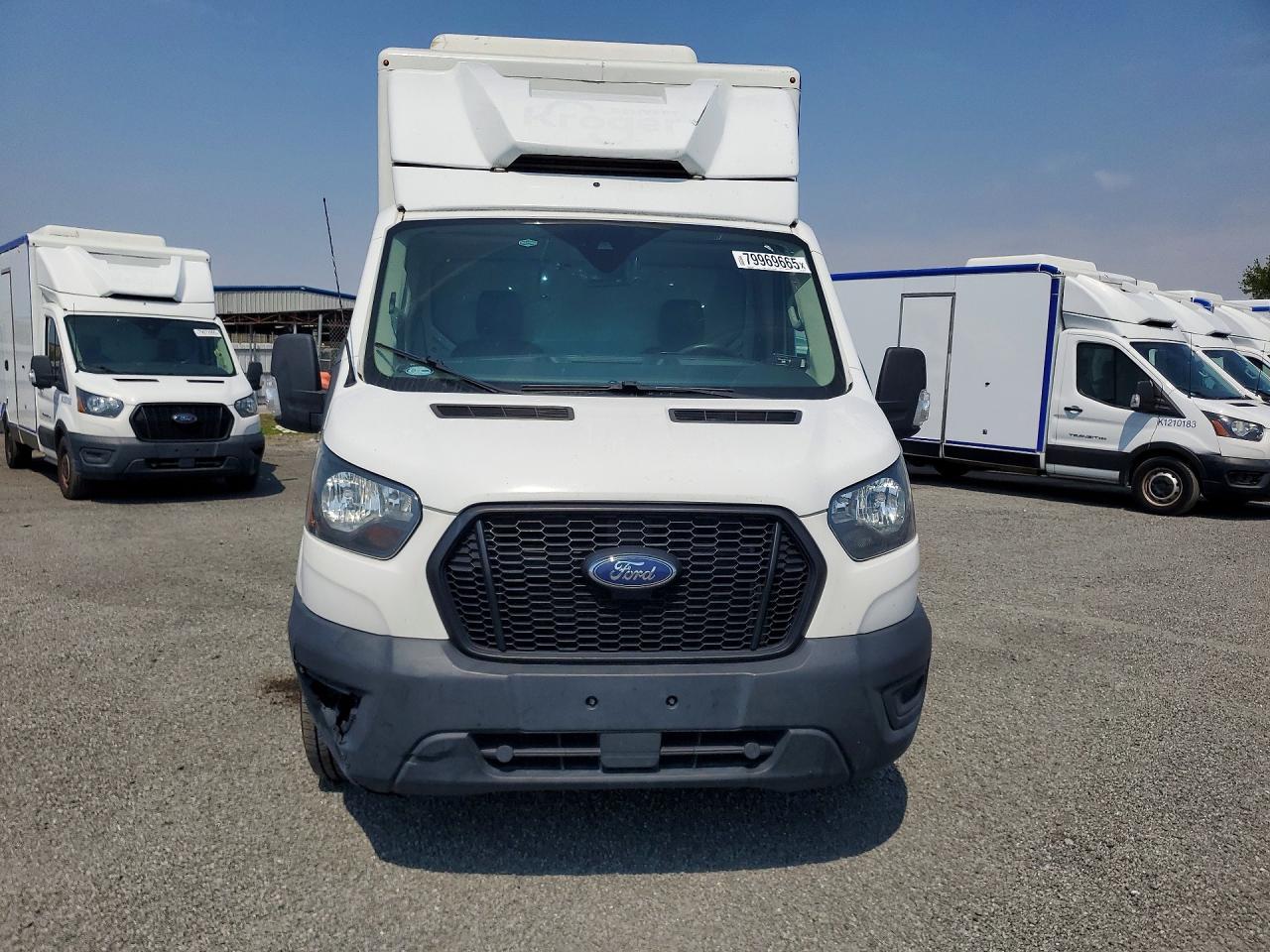 2020 Ford Transit Delivery Truck - Фото 5