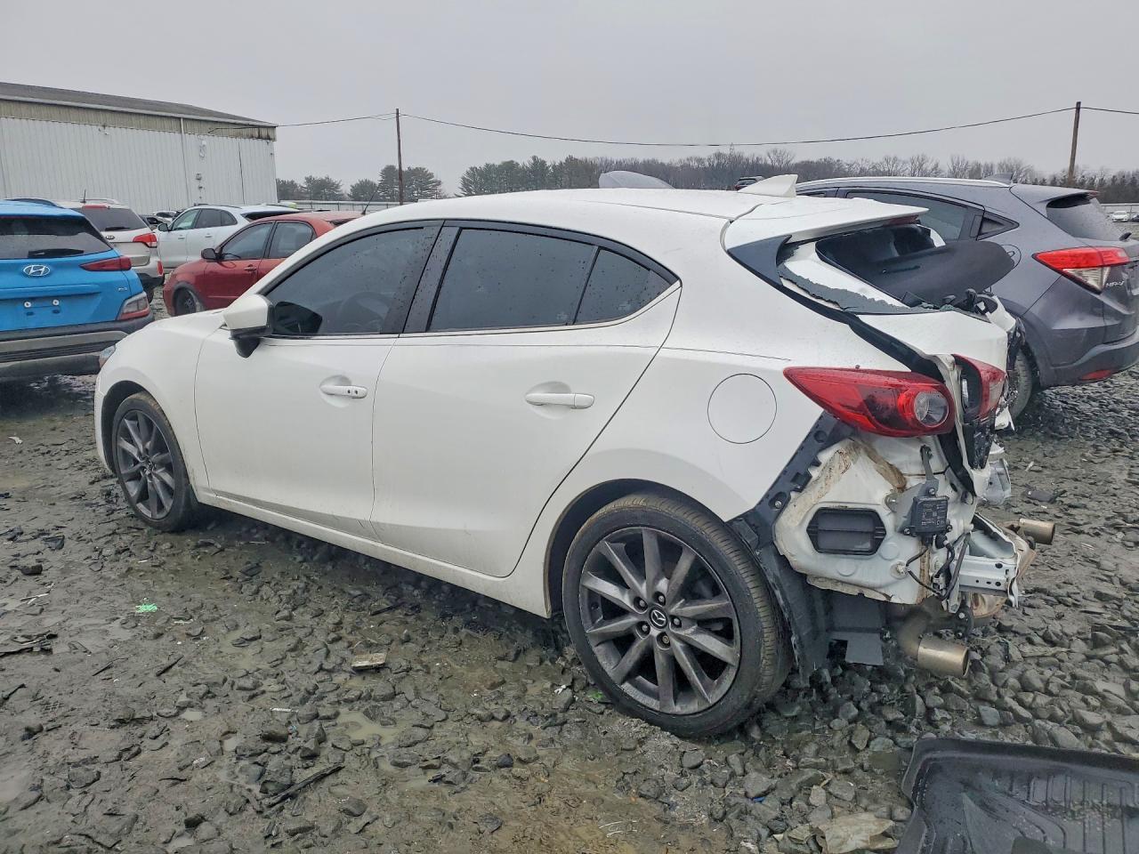 2018 Mazda 3 Grand Touring - Фото 2