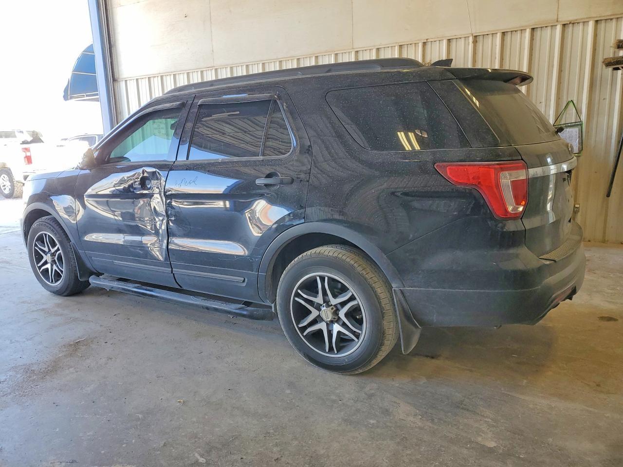 2017 Ford Explorer - Фото 2