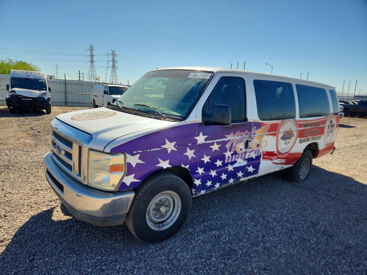 2010 Ford Econoline E350 Super Duty Wagon - Фото 2