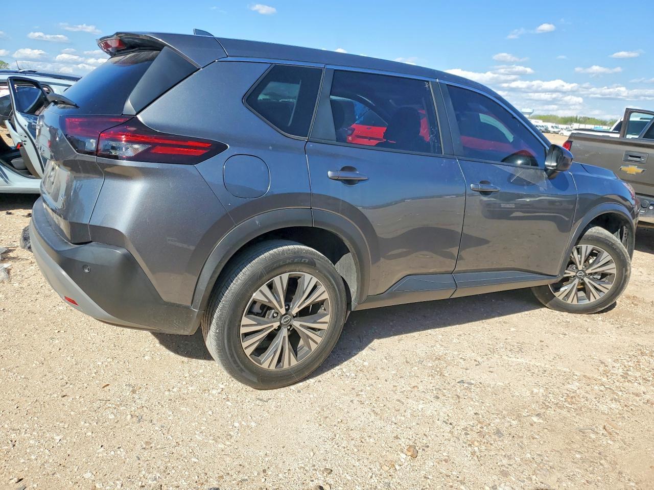 2023 Nissan Rogue Sv - Фото 3