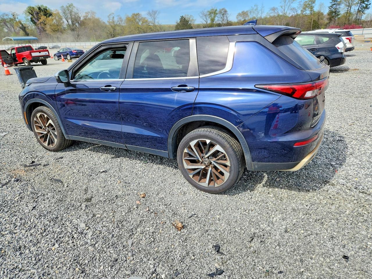 2022 Mitsubishi Outlander Se - Фото 2