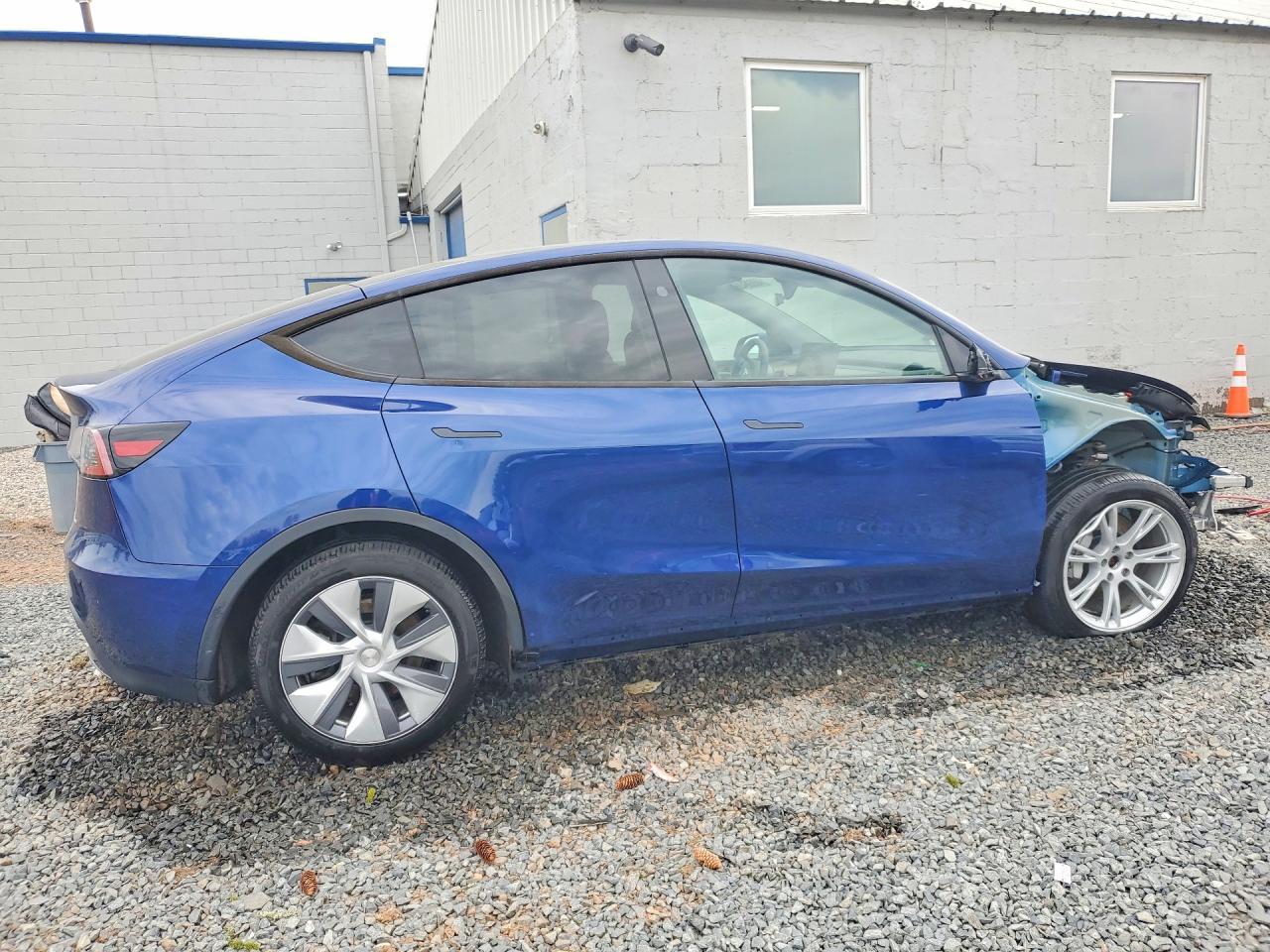 2024 Tesla Model Y - Фото 3