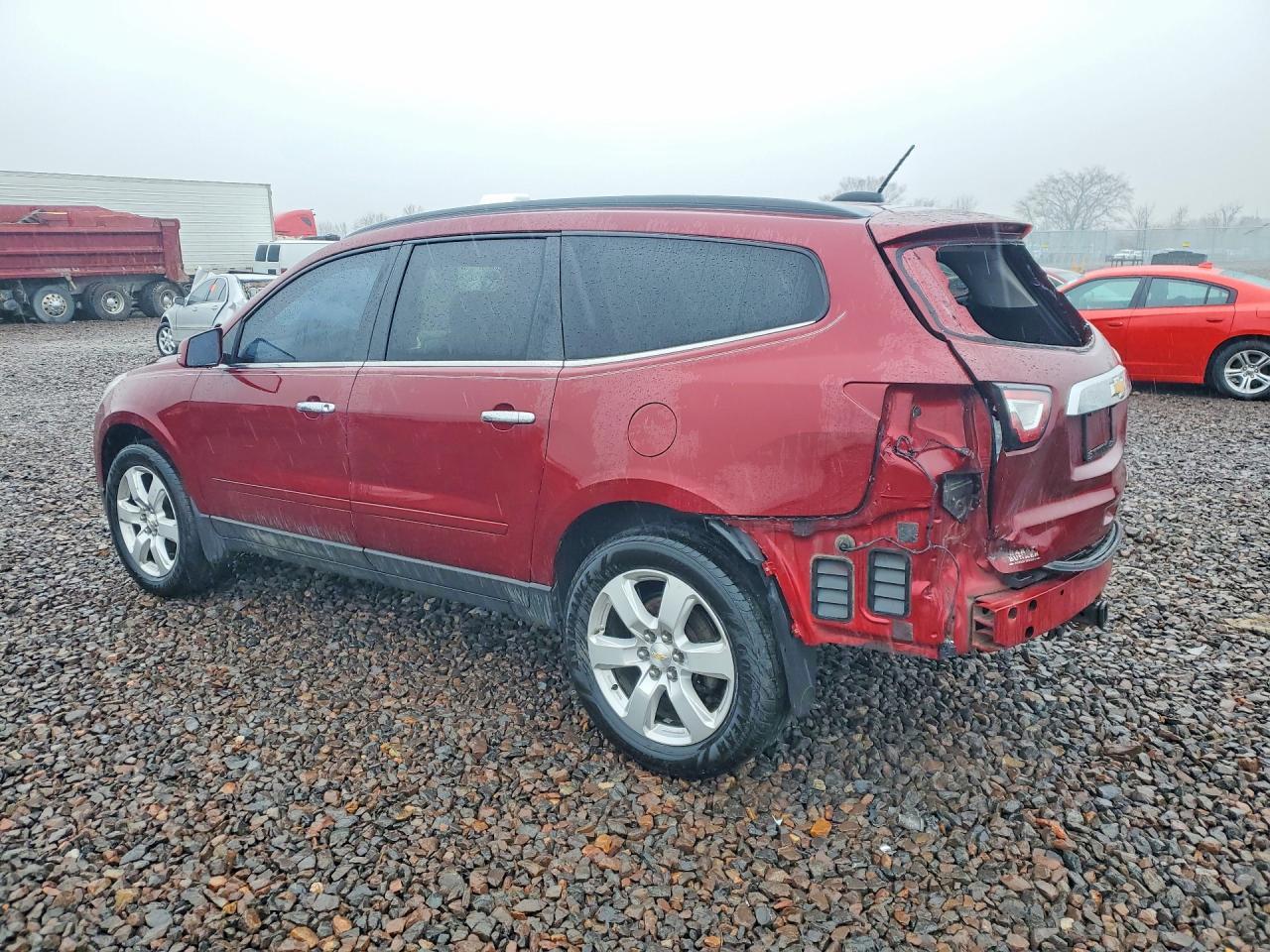 2016 Chevrolet Traverse Lt - Фото 2