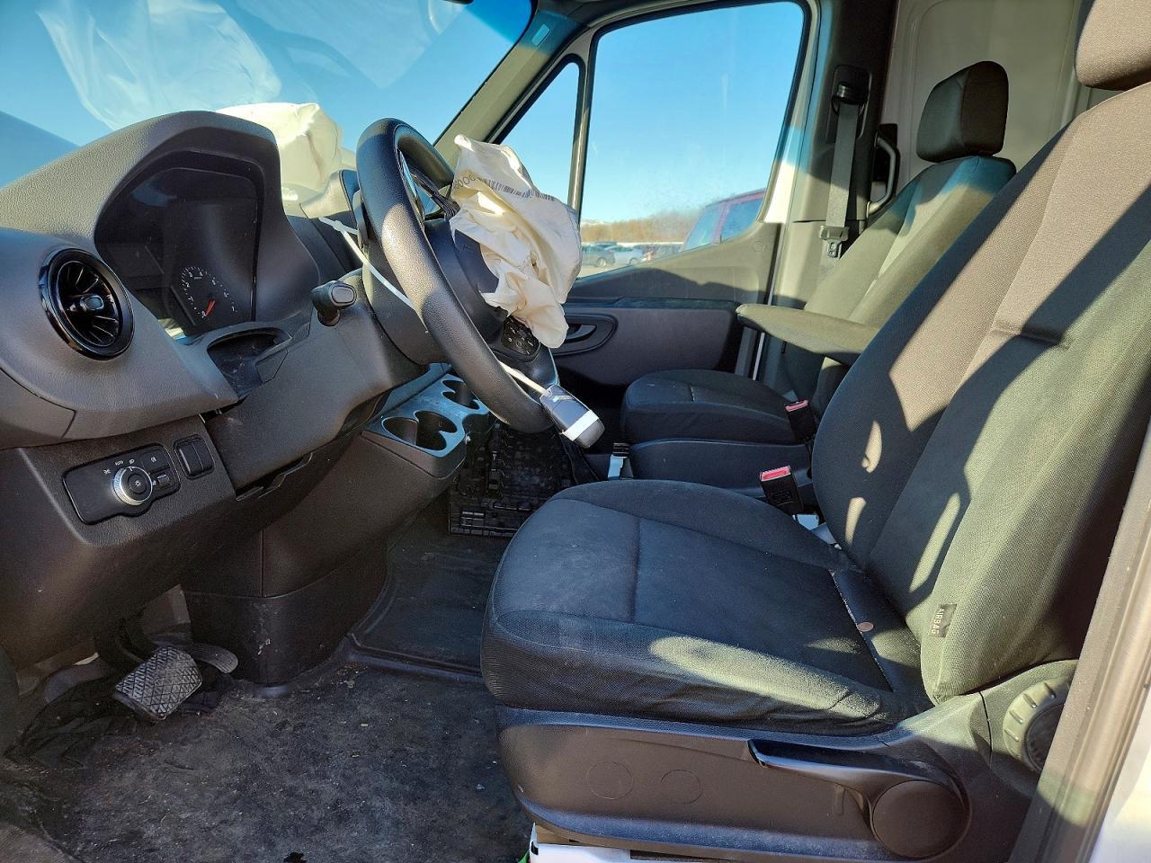 2022 Mercedes-Benz Sprinter 2500 - Image 7