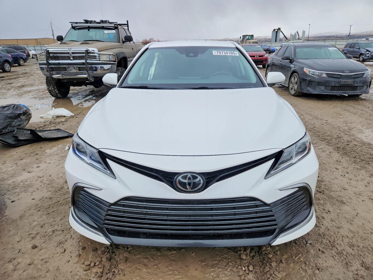 2022 Toyota Camry Le - Image 5