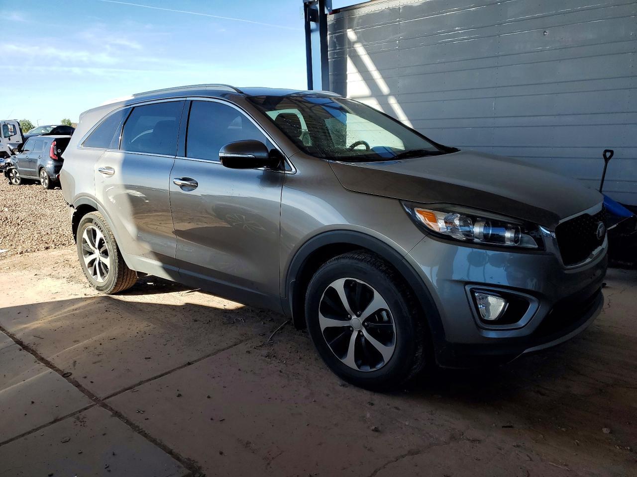2016 Kia Sorento Ex - Image 4
