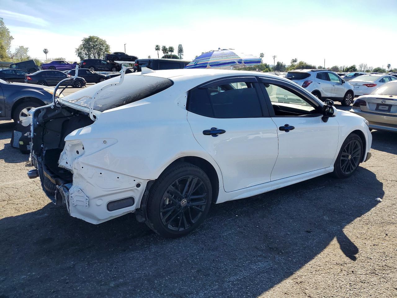 2025 Toyota Camry Se - Фото 3