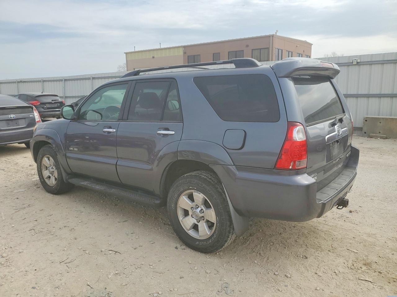 2008 Toyota 4Runner Sr5 - Image 2