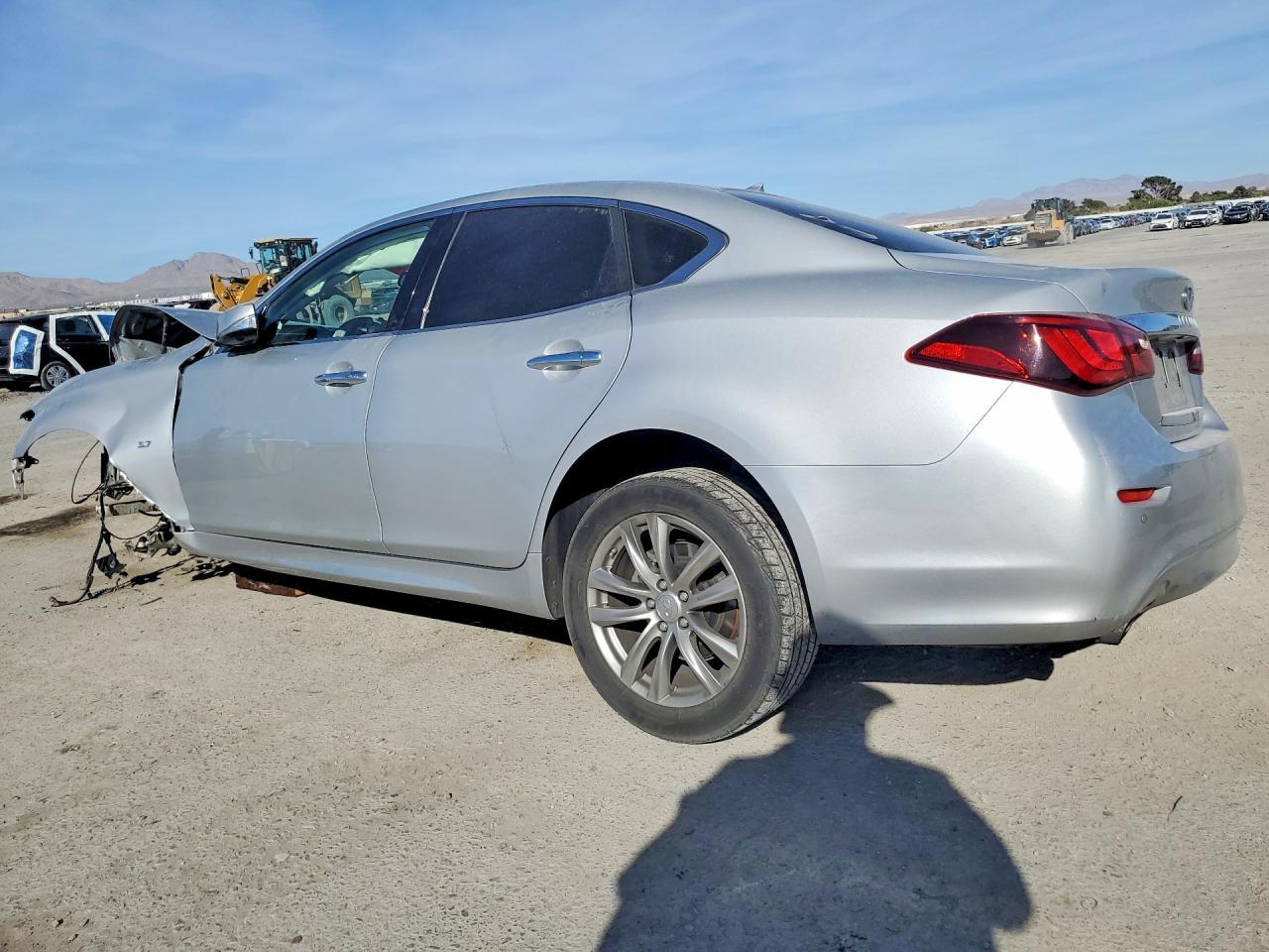 2018 Infiniti Q70 3.7 Luxe - Фото 2