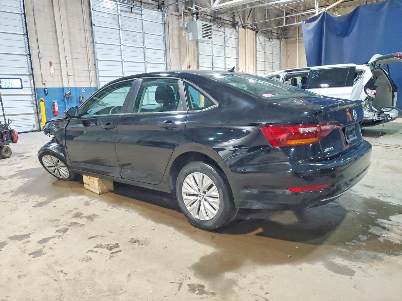 2019 Volkswagen Jetta S - Фото 2